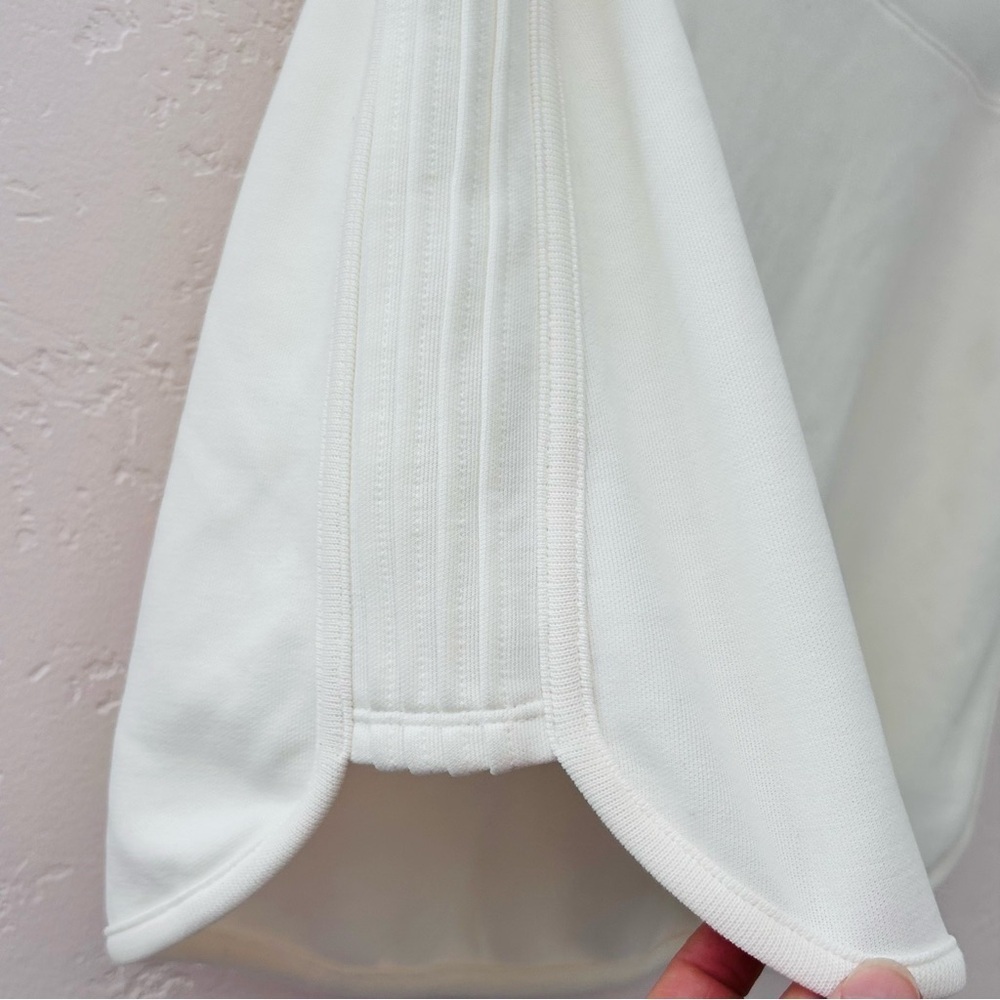 ATHLETA Serenity Skirt Color Salt size M Athletic Tennis NWT - Picture 4 of 11